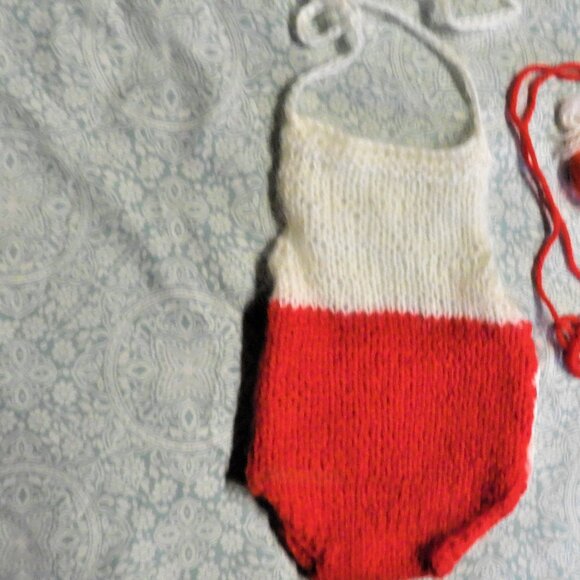 Newborn Christmas Baby Photo Props - Picture 2 of 3